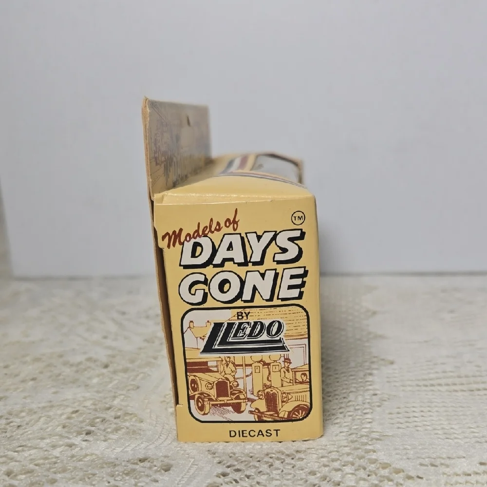 Days Gone Orange Recovery Truck Toy Made In England